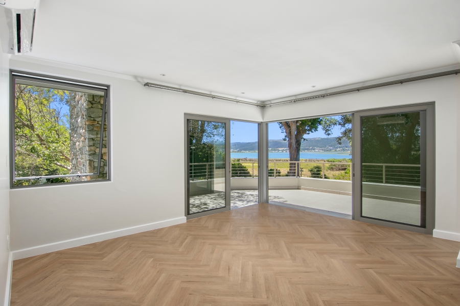 4 Bedroom Property for Sale in Leisure Isle Western Cape